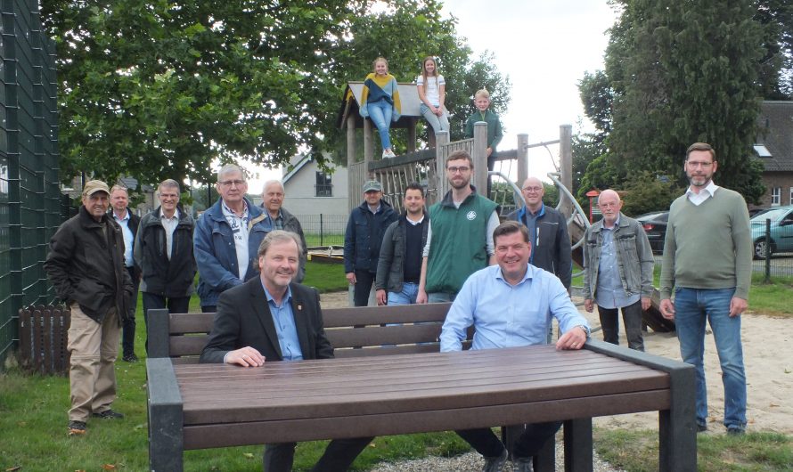 Schützen werten Uedemerbrucher Spielplatz auf